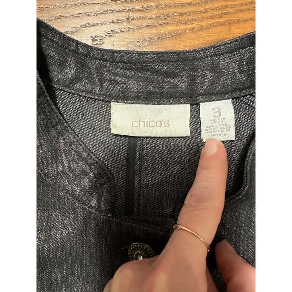 Black shiny denim jacket with beautiful buttons - Picture 5 of 5